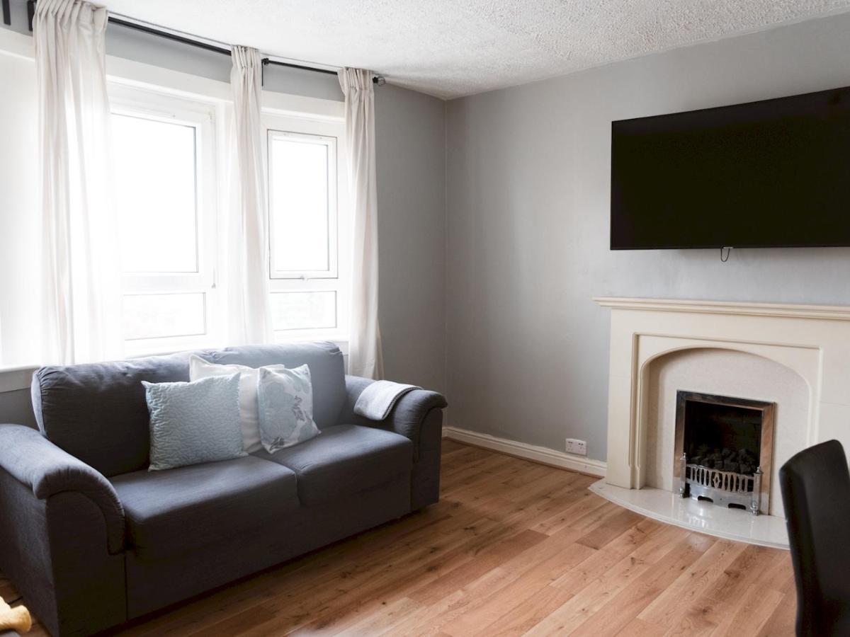 Pass The Keys Cozy Two Bed Flat Near Glasgow Airport & Paisley Buitenkant foto