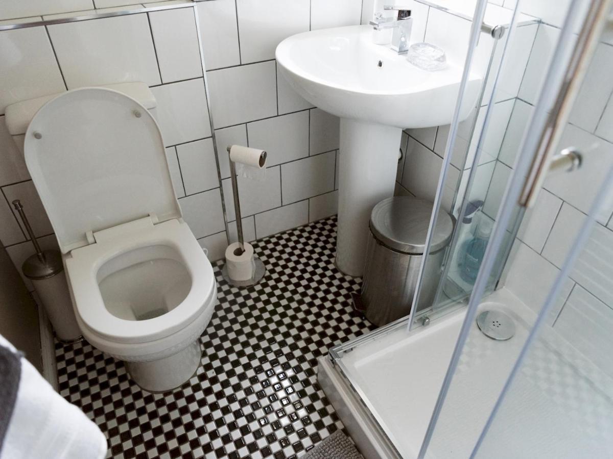 Pass The Keys Cozy Two Bed Flat Near Glasgow Airport & Paisley Buitenkant foto