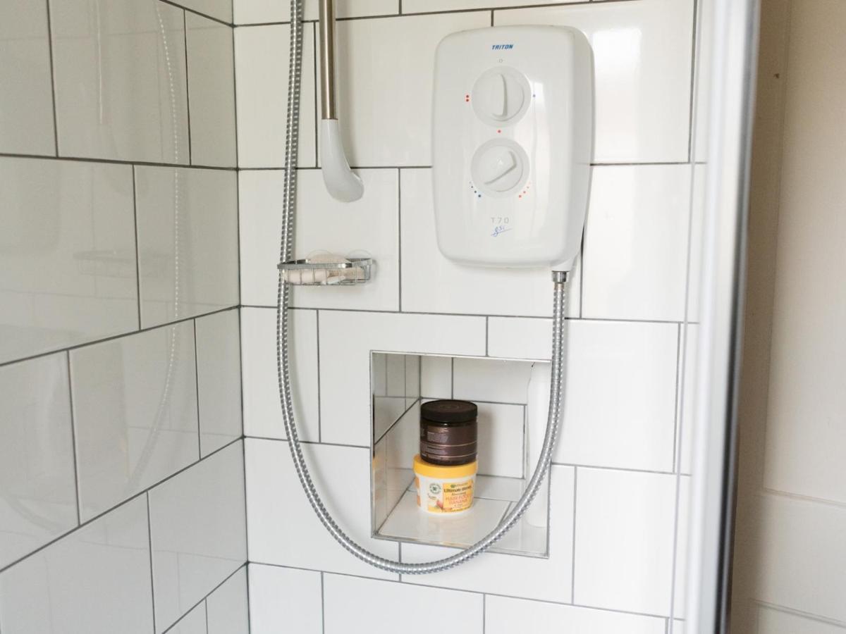 Pass The Keys Cozy Two Bed Flat Near Glasgow Airport & Paisley Buitenkant foto